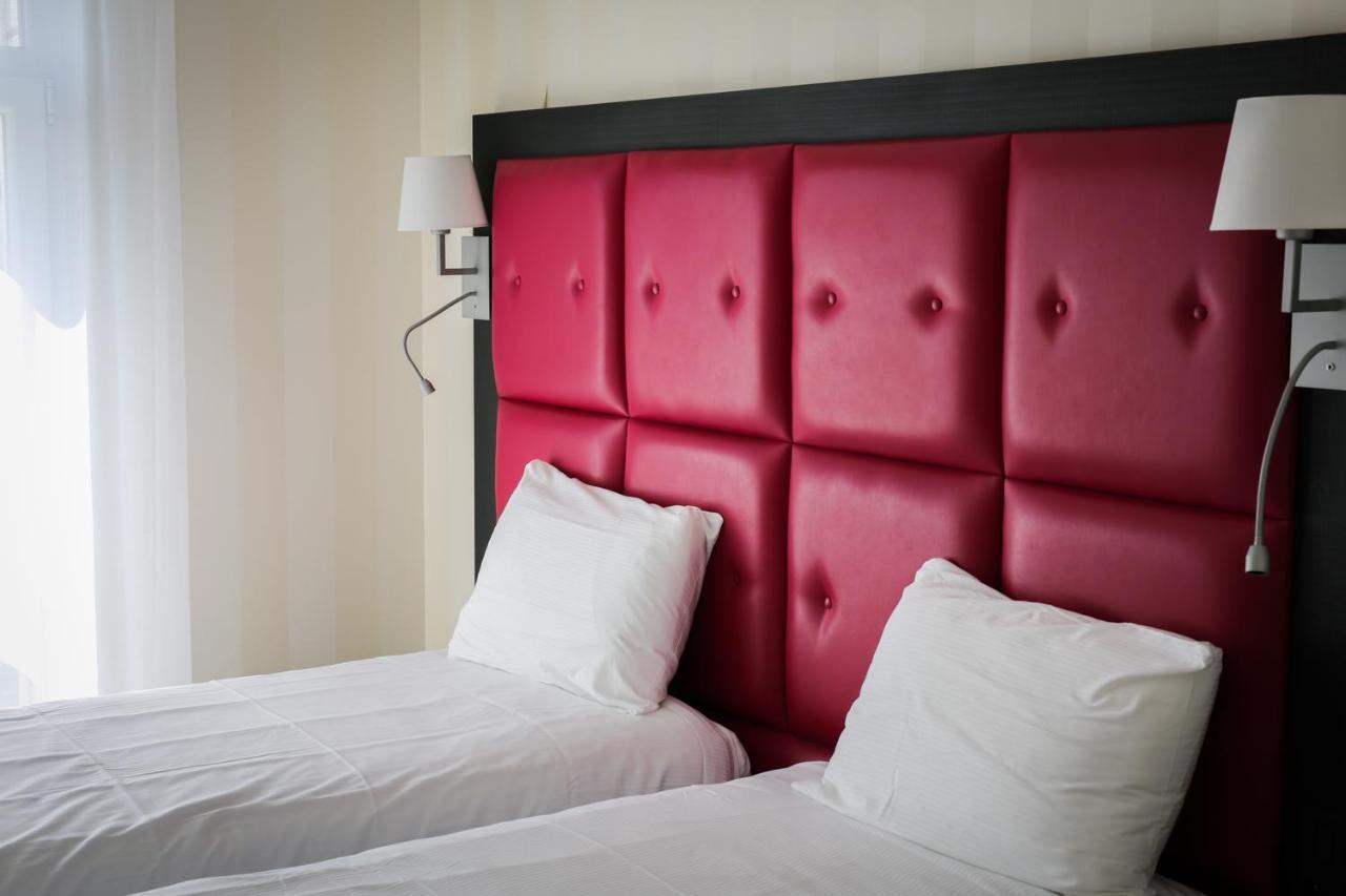 Logis Hotel Saint Guirec Et De La Plage Perros-Guirec Eksteriør billede